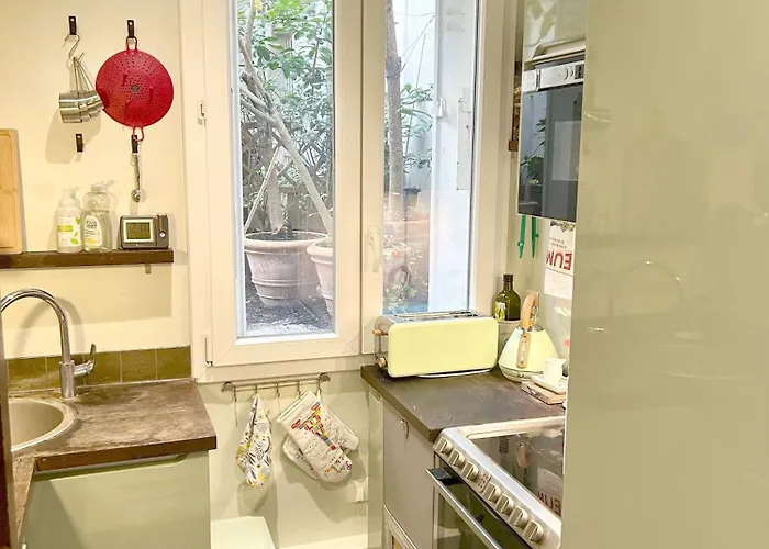 Carreau Du Temple Marais * Paris